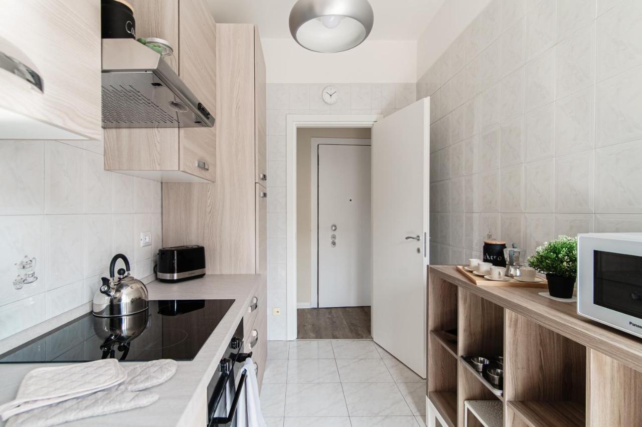 Lovely Suite With Private Parking In Como Exterior foto